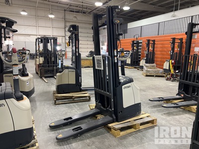 Crown ES 4000 3360 lb Electric Stacker