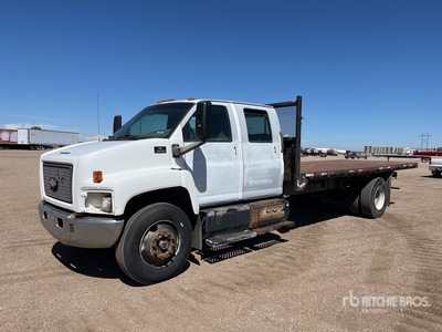 2007 Chevrolet C6500 4x2 Crew Cab Flatbed Truck