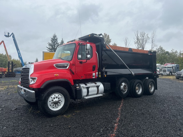 2015 Freightliner 114SD 8x4 Tri/A Dump Truck