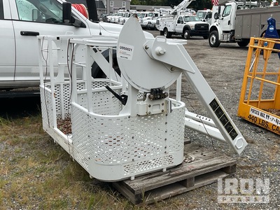 Altec 72 in 800 lb Personnel Basket