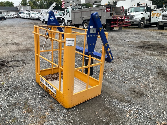 2008 Soltec CFQ/2 440 lb Personnel Basket