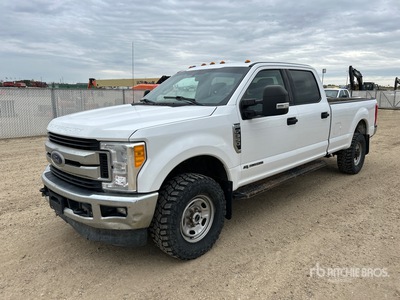 2017 Ford F-350 XLT 4x4 Crew Cab بيك اب