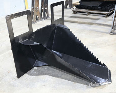 2025 Kit Containers QT-TS-40 25 in Skid Steer Stump Bucket (Unused)