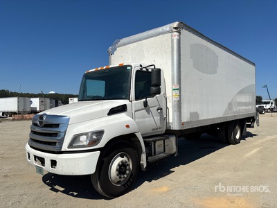 2020 Hino 4x2 Van Truck