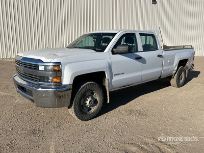 2017 Chevrolet Silverado 2500HD 4x4 Crew Cab بيك اب