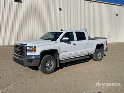 2017 GMC Sierra 2500 SLE 4x4 Crew Cab بيك اب