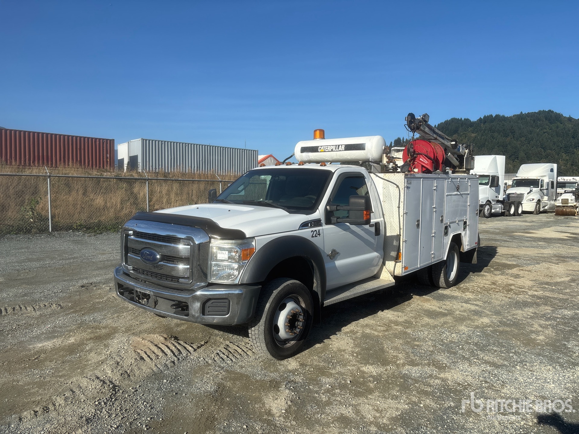 2013 Ford F-550 XLT 4x4 Camion de servicios