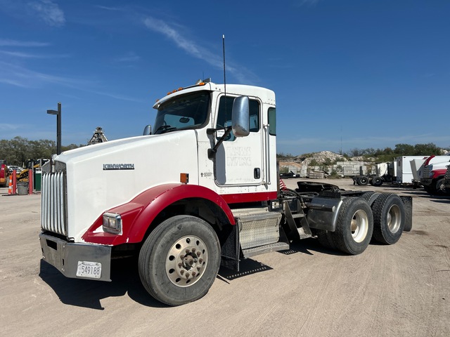 2006 Kenworth T800 6x4 T/A Day Cab Truck Tractor