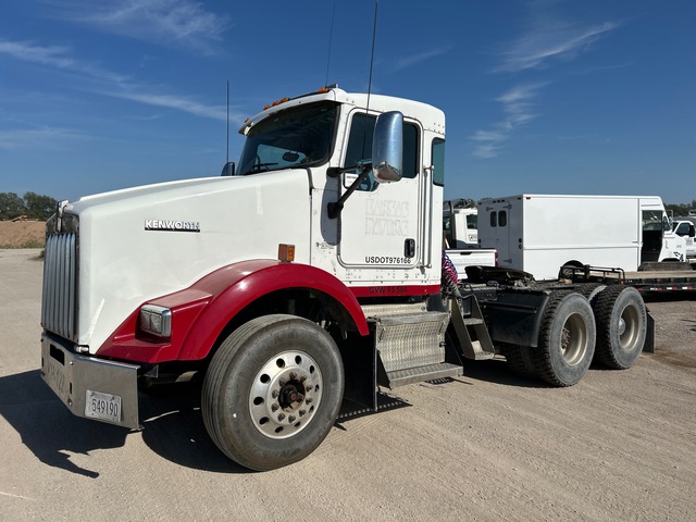 2006 Kenworth 6x4 T/A Day Cab Truck Tractor