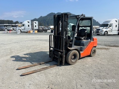 2020 Toyota 8FGU25 4500 lb Cushion Tire Chariot Élévateur