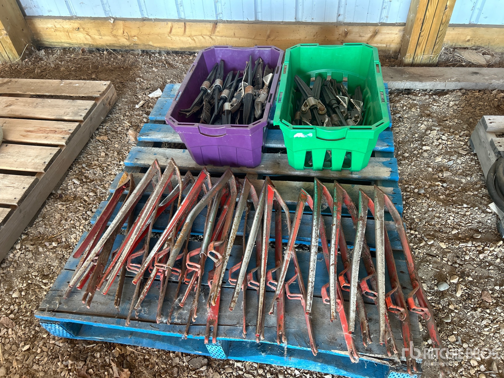 Quantity of Crop Lifters and Fingers