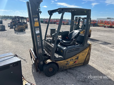 Cat 2ET4000 3940 lb Elektrogabelstapler
