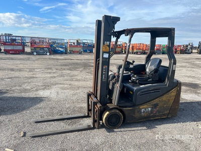 Cat 2ET3000 3150 lb Elektrogabelstapler