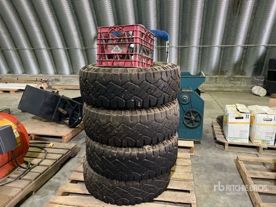 Quantity of (4) Goodyear LT265/70R17 Truck Tires Banden - Fits Ram 1500
