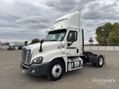 2013 Freightliner Cascadia 125 4x2 S/A Day Cab Truck Tractor