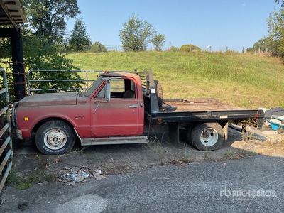 1970 Chevrolet C30 Flatbed Truck (Inoperable)