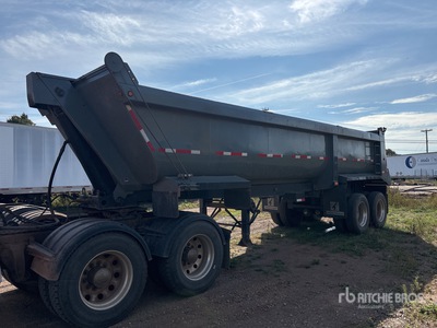 2010 Cross Country 26 ft T/A Tipping Trailer