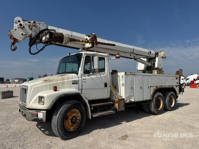 Altec D3060TB on 2001 Freightliner FL80 6x4 Ciężarówka koparko-ładowarka