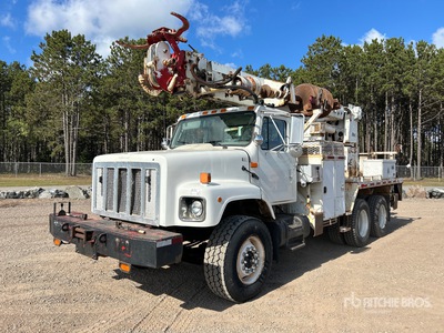 Altec D2050T on 2001 International F2674 6x4 Digger Derrick Truck