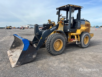 2016 John Deere 444K جرافة