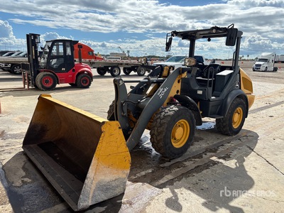 2019 John Deere 204L Wiellader