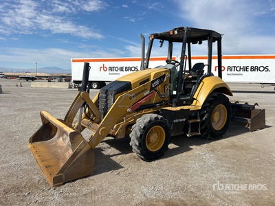 2019 Cat 415F2IL 4x4 を見 Landscape Loader