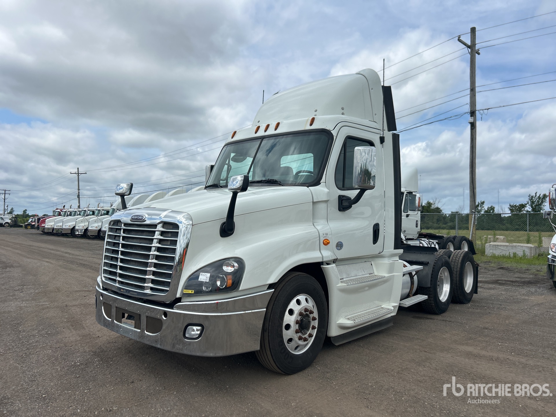 2017 Freightliner Cascadia 125 6x4 T/A Day Cab Truck Tractor