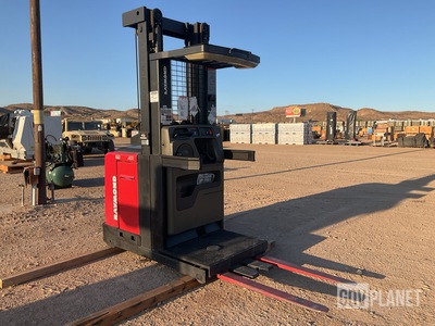 Raymond 540-OPC30TT Order Picker
