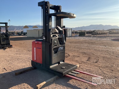 Raymond 540-OPC30TT Order Picker