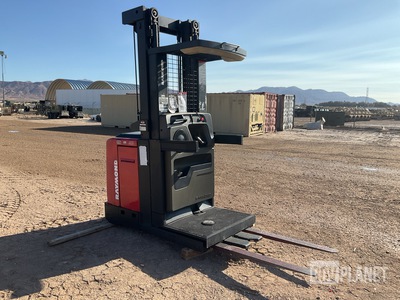 Raymond 540-OPC30TT Order Picker