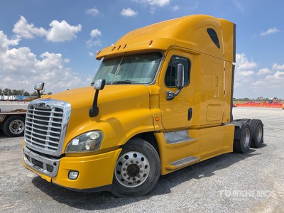 2017 Freightliner Cascadia 125 6x4 Tractocamión con Dormitorio (Inoperable) / T/A Sleeper Truck Tractor (Inoperable)