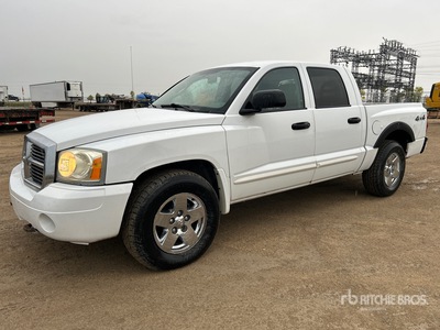 2005 Dodge Dakota SLT 4x4 Crew Cab Pickup