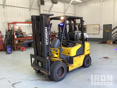 2017 Hyundai 30L-7A 5900 lb Pneumatic Tire Forklift
