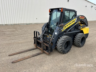 New Holland L225 Two-Speed を見 Skid-Steer Loader