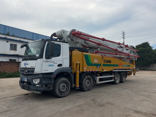 2021 XCMG HB62V/ XZS5441THBB 61 m on 2020 Mercedes-Benz Arocs 4143 8x4 Twin-Steer Concrete Pump Truck