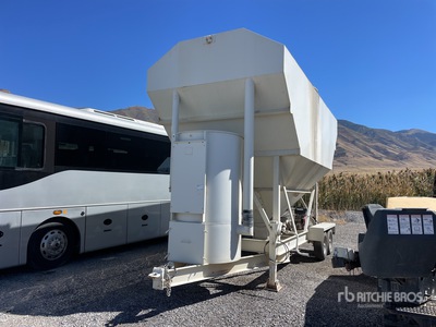 2006 Cemen Tech T/A Low Profile Cement Silo Trailer