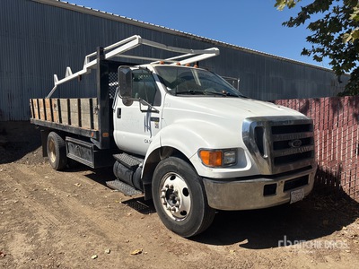 2006 Ford F-650 XL 4x2 Flatbed Truck