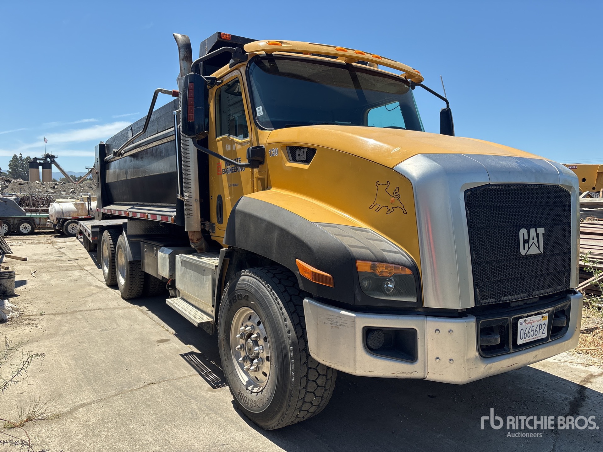 2014 Cat CT660S SBA 6x4 Camion à benne basculante D/E
