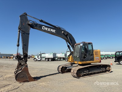 2007 John Deere 225D EX 油圧ショベル