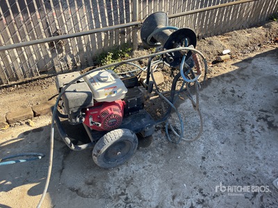 Quantity of (2) Honda Hogedrukreiniger