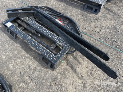 2025 GIYI GY-SF60 1500 mm Skid Steer Forks (Unused)