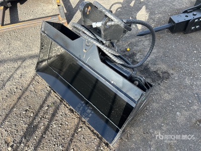 2025 GIYI GY-D3T 800 mm Hydraulic Tilting Excavator Bucket - Fits 3 ton (Unused)