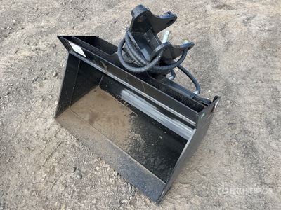 2025 GIYI GY-D5T 900 mm Hydraulic Tilting Excavator Bucket - Fits 5 ton (Unused)