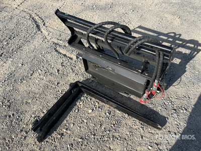 2025 GIYI GY-CYHC 760 mm Mini Skid Steer Forks (Unused)