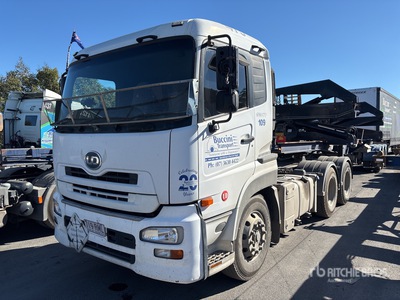 2010 UD GWB4D T/A Sleeper Truck Tractor
