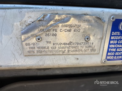 2007 Volvo FE9 Side Loading Container Truck