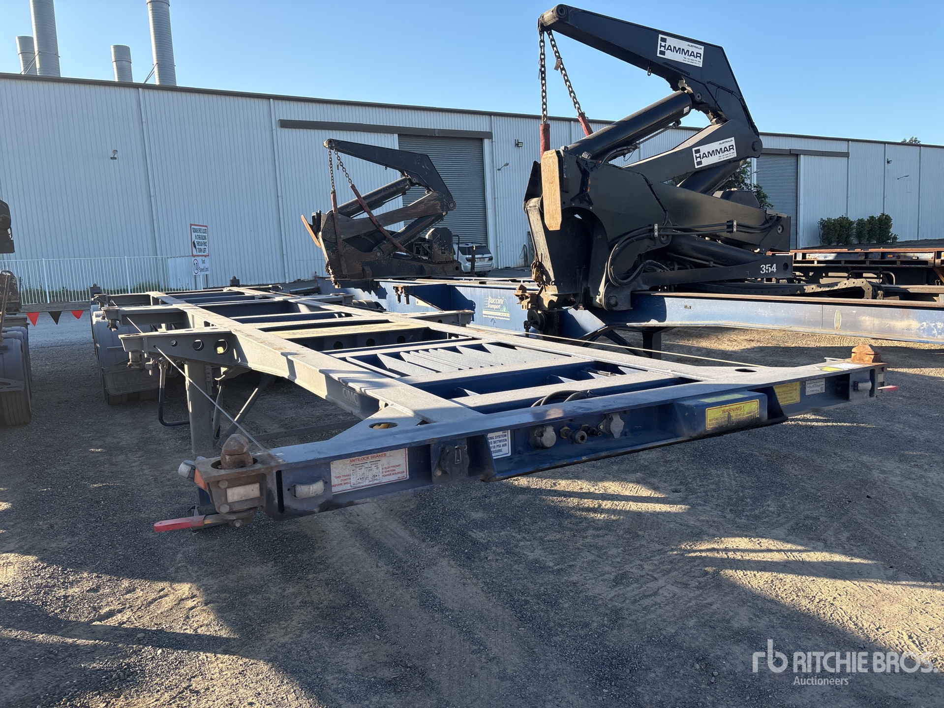 2023 CIMC Tri/A Retractable Container Trailer