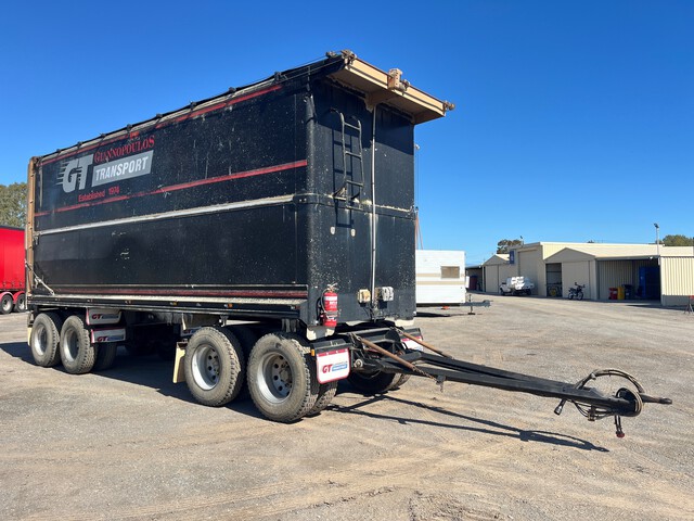 2002 Gorski 7.7 m Quad Dog Tipping Trailer