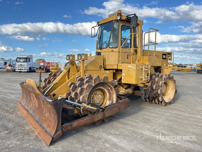 1988 Cat 815B Soil Compactor