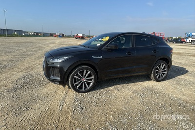 2018 Jaguar E Pace 2.0D I4 R-DYNAMIC SE 4WD 240CV を見 SUV